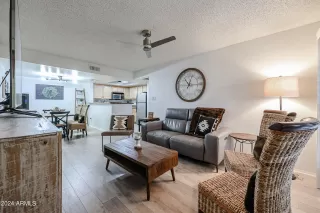 Photo #5: 6683410 Listing