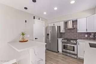 Photo #2: 6683515 Listing 