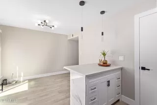 Photo #3: 6683515 Listing 