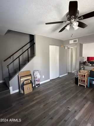 Photo #2: 6683556 Listing