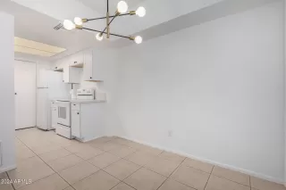 Photo #4: 6683580 Listing