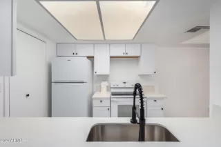 Photo #6: 6683580 Listing