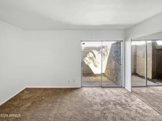 Photo #4: 6683621 Listing