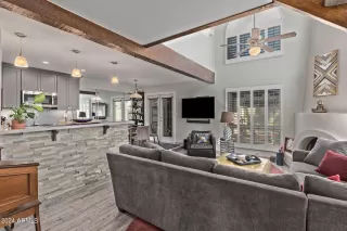 Photo #1: 6683664 Listing 