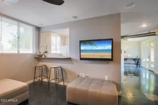 Photo #3: 6683713 Listing