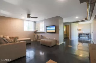 Photo #4: 6683713 Listing