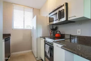 Photo #5: 6683713 Listing