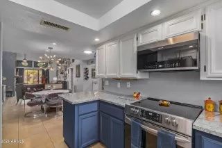 Photo #2: 6683900 Listing