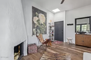 Photo #2: 6683903 Listing