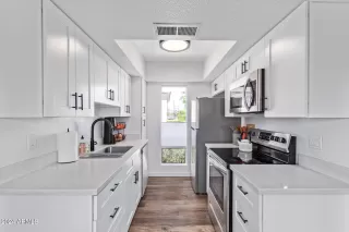 Photo #4: 6683903 Listing