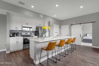 Photo #1: 6684056 Listing 