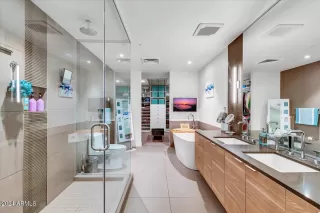 Photo #3: 6684064 Listing