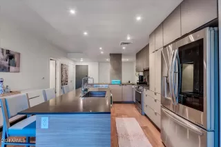 Photo #6: 6684064 Listing