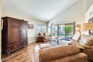 Photo #4: 6684237 Listing