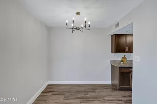 Photo #3: 6684250 Listing