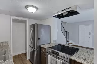 Photo #6: 6684250 Listing