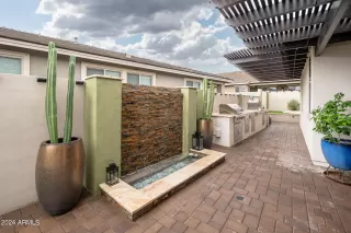 Photo #5: 6684362 Listing