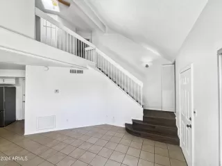 Photo #5: 6684377 Listing