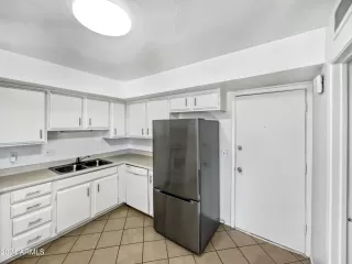 Photo #6: 6684377 Listing