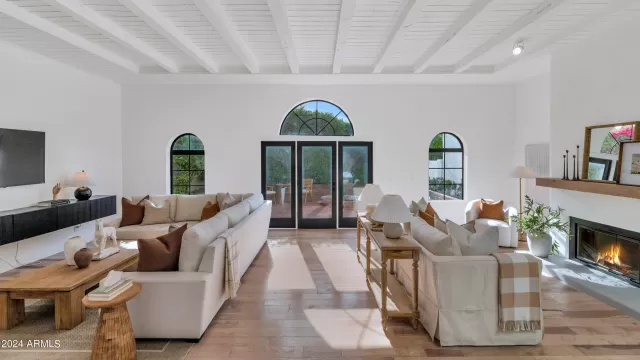 MLS: 6684444 Condo For Sale