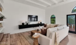 Photo #2: 6684444 Listing