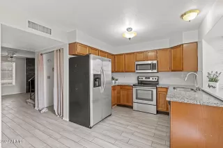 Photo #6: 6684475 Listing