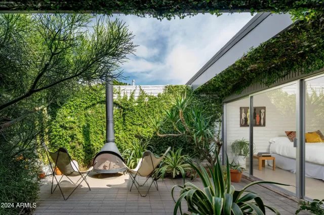 MLS: 6684743 Condo For Sale