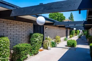 Photo #5: 6684743 Listing