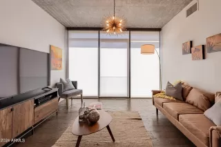 Photo #6: 6684798 Listing 