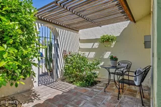 Photo #2: 6684811 Listing