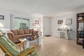 Photo #6: 6684845 Listing