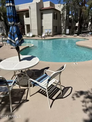 Photo #3: 6684995 Listing