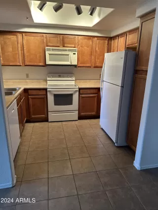 Photo #4: 6684995 Listing