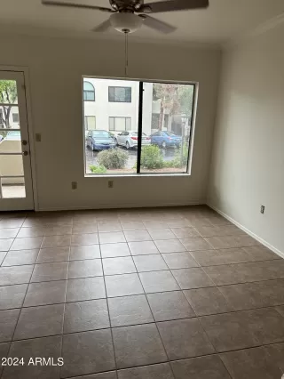 Photo #5: 6684995 Listing