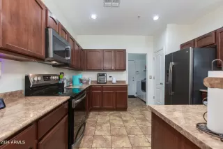 Photo #1: 6685048 Listing