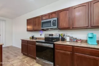 Photo #2: 6685048 Listing