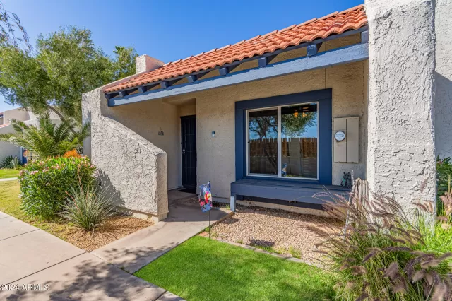 MLS: 6685074 Condo For Sale