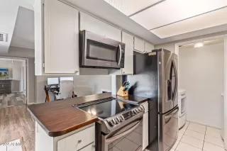 Photo #4: 6685074 Listing