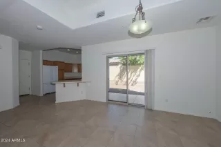 Photo #6: 6685183 Listing