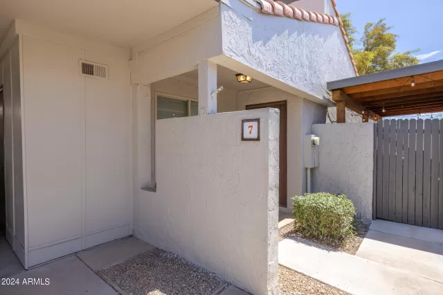 MLS: 6685308 Condo For Sale