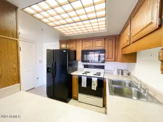 Photo #4: 6685505 Listing