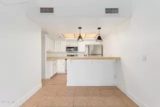 Photo #4: 6685546 Listing