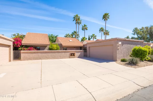 MLS: 6685708 Condo For Sale