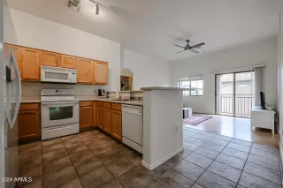 Photo #5: 6685752 Listing 