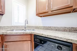 Photo #2: 6685801 Listing