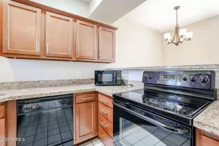 Photo #3: 6685801 Listing