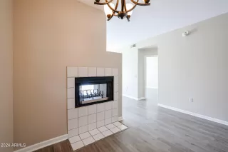 Photo #5: 6685801 Listing