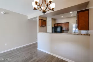 Photo #6: 6685801 Listing