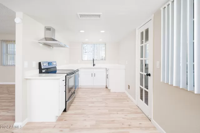 MLS: 6685904 Condo For Sale