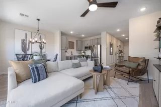 Photo #6: 6686040 Listing